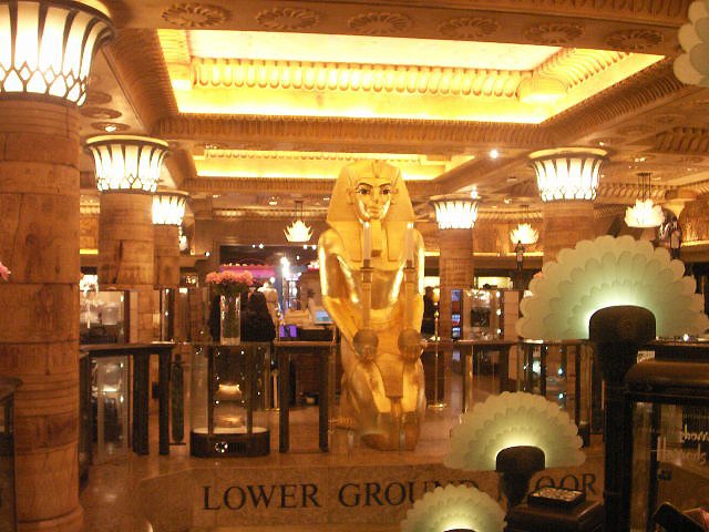 Harrods-Egyptian-display1