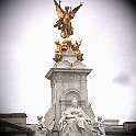 Buckingham-Palace-memorial-